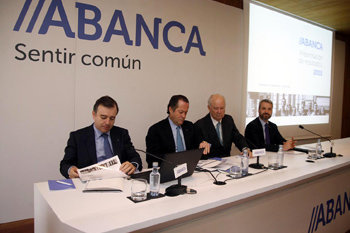Francisco Botas, Juan Carlos Escotet Rodríguez, Javier Etcheverría y Alberto de Francisco, en la presentación anual de resultados.