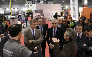 El vicepresidente de la Xunta y el conselleiro de Industria en la I Feria de la Energía de Galicia.