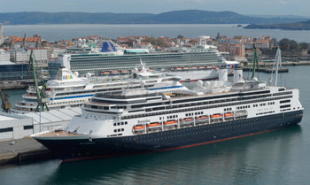 Escala de un crucero en el puerto de A Coruña.