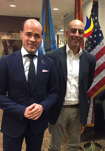 Javier Pérez, director ejecutivo de la Spain US Chamber of Commerce, y Jaime López, secretario de la CEL, en una reunión en marzo en Miami.