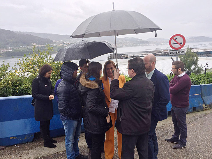 Carmela Silva visitó las instalaciones de Fandicosta en Moaña, que sufrieron este lunes un devastador incendio.