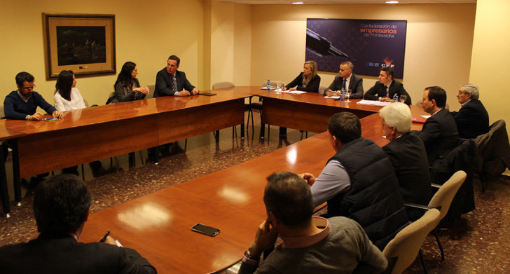 Reunión de la directiva de la CEP con miembros del grupo popular en el Concello de Vigo.