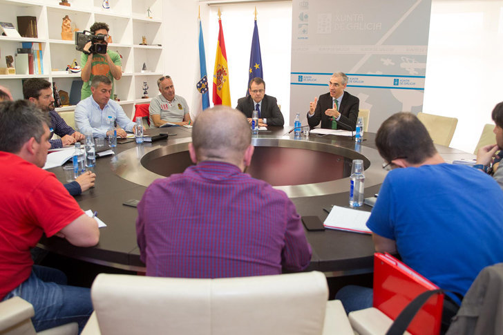 Reunión del conselleiro de Economía con representantes de los trabajadores de Alcoa./X.C.