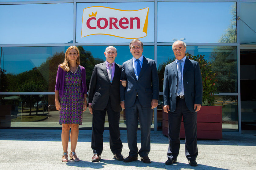 María Gómez-Franqueira, , Manuel Gómez-Franqueira, Francisco Botas y Emilio Rial, en las instalaciones del Grupo Coren.
