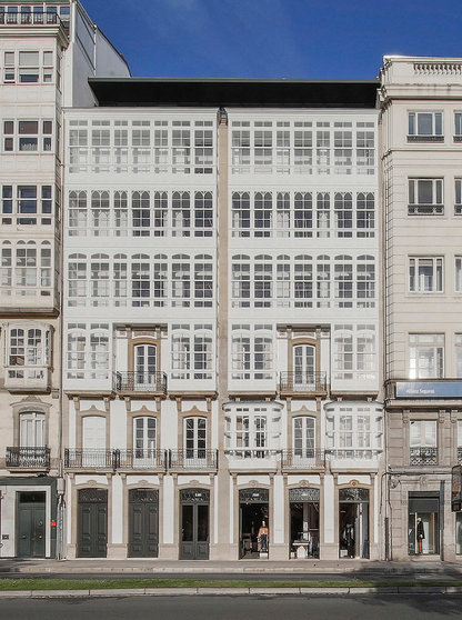 Fachada de la nueva tienda Zara de A Coruña, en la c/Compostela.