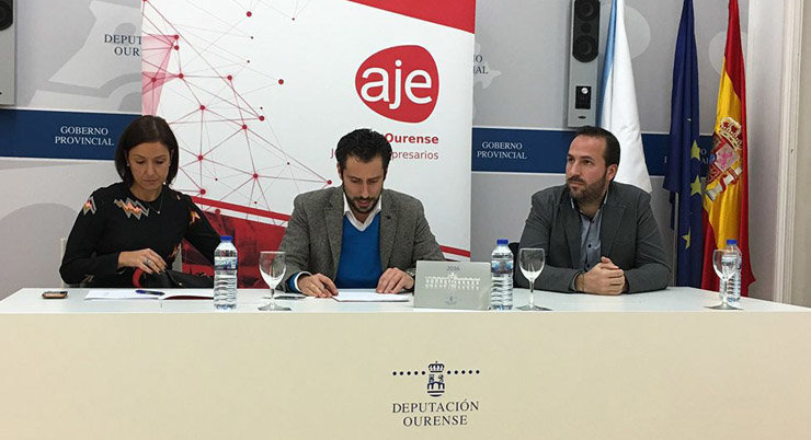 Directivos de AJE Ourense en su junta anual./FACEBOOK AJE.