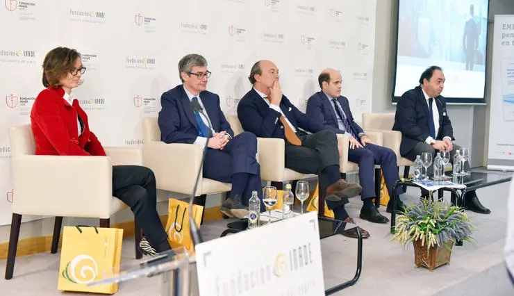 Intervinientes en la mesa redonda del Foro Inade./R.VAQUERO.