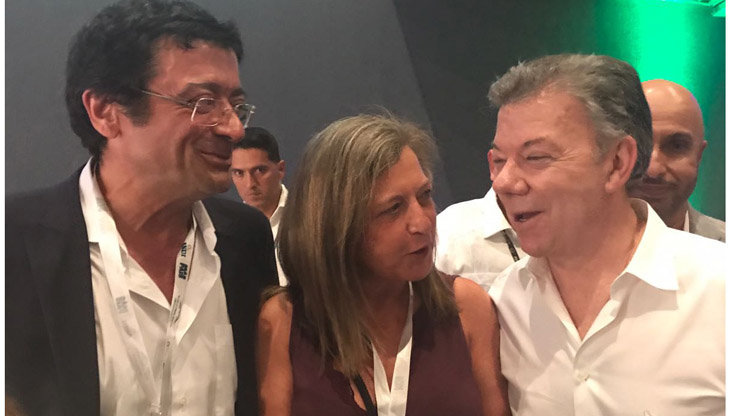 La delegada de la Zona Franca, Teresa Pedrosa, con el presidente de Colombia, Juan Manuel Santos.