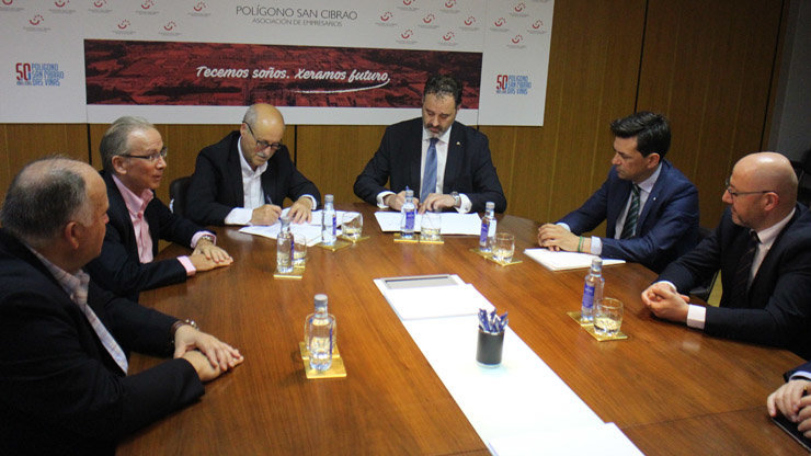 A Asociación de Empresarios do Polígono de San Cibrao e Abanca renovaron o seu convenio.