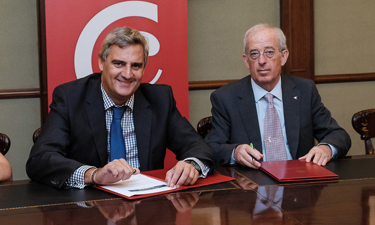 Alberto Fariza e Jesús Asorey, na firma do acordo de colaboración.