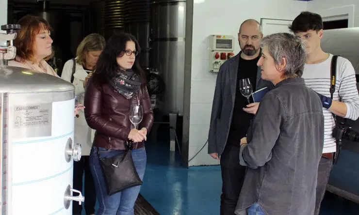 Prrescriptores visitando una bodega de la D.O. Rías Baixas.