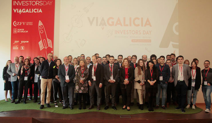 Integrantes de las 17 startups de VíaGalicia junto a autoridades, en el Investors Day.