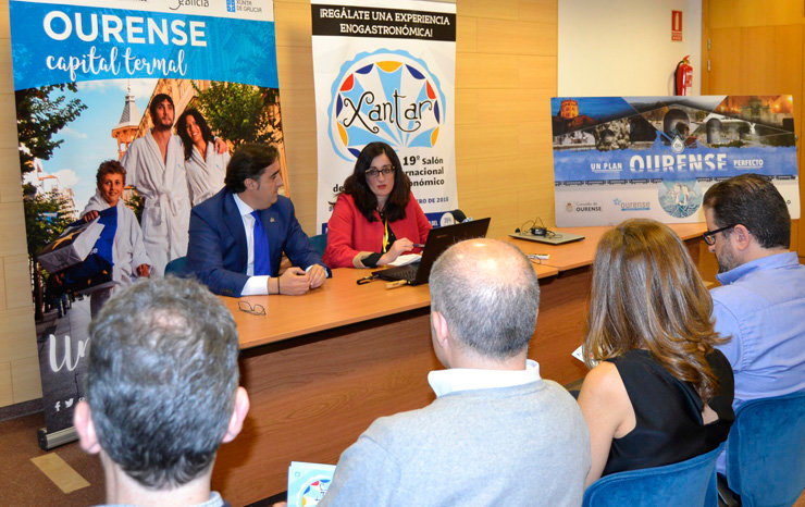 El concejal de Turismo y Promoción Económica de Ourense, Jorge Pumar, y la coordinadora de Comunicación de Expourense, Silvia Pardo, presentaron en INTUR la próxima edición de Xantar.