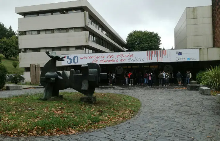 Facultade de Ciencias Económicas e Empresariales da USC.