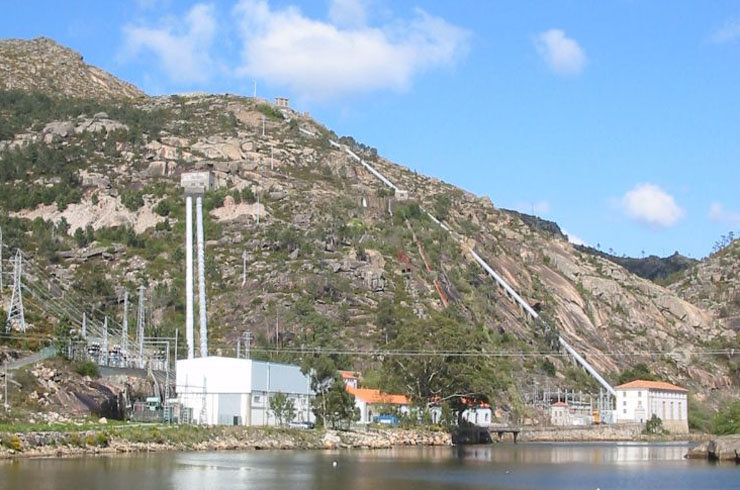 Central hidroeléctrica de Ferroatlántica en el río Xallas.