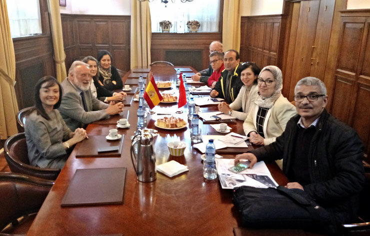 La delegación del Gobierno marroquí, junto a directivos del Puerto de Vigo.