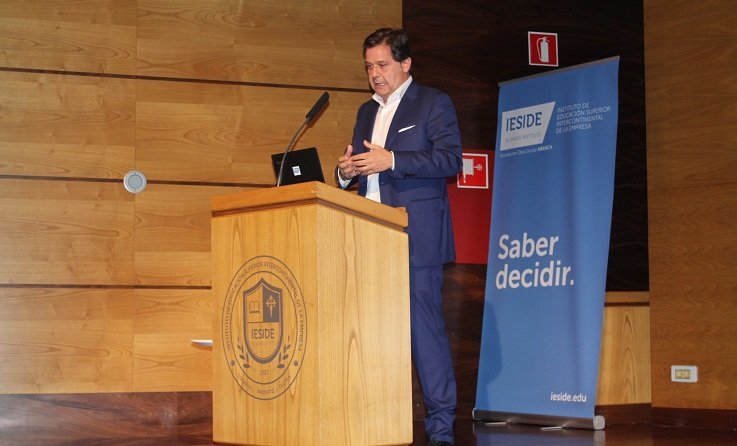 Ignacio Rivera impartía este jueves una master class en IESIDE A Coruña.