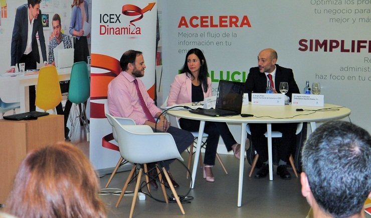 Luis Martí, director de Desarrollo Digital de ICEX, Patricia García, presidenta del Círculo de Empresarios de Galicia, y Sergio Prieto, director territorial de ICEX en Galicia,