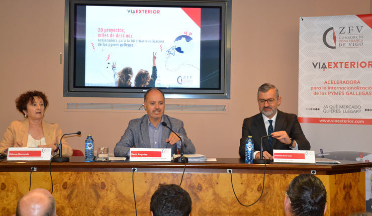 Débora Ramonde, David Regades y Antonio de la Cruz en la apertura de la segunda edición de VíaExterior.