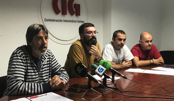 Membros de CIG-Industria de Vigo, na rolda de prensa.