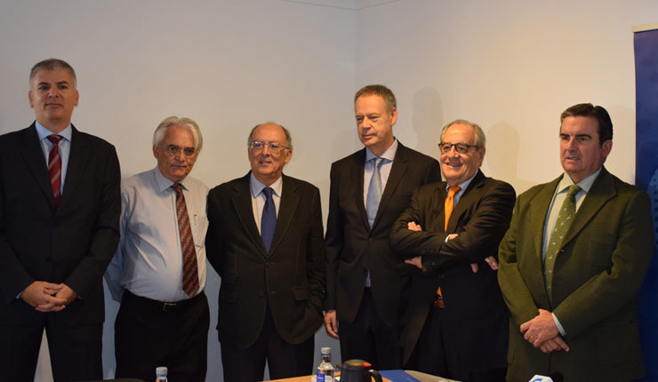 Miembros del Foro Económico de Galicia en la presentación del documento.