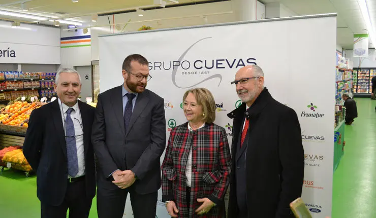 Inauguración del Cuevas Cash en Ponferrada.