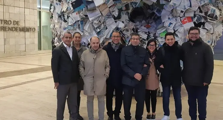 Axel Medero, vicedirector xeral de Radiocuba; Taeko, intérprete de xaponés; Jorge Rubirosa, en representación de Egatel; Hirokauzo Simauchi, director de TV Setouchi; José Manuel Mariño, en representación de Egatel; Sabrina Patiño, xerente de operacións de Viva Aerobús; Cristian Serrano, eCommerce Mexico Manager de Under Armour; e Roberto Pérez, xerente do Cluster TIC.