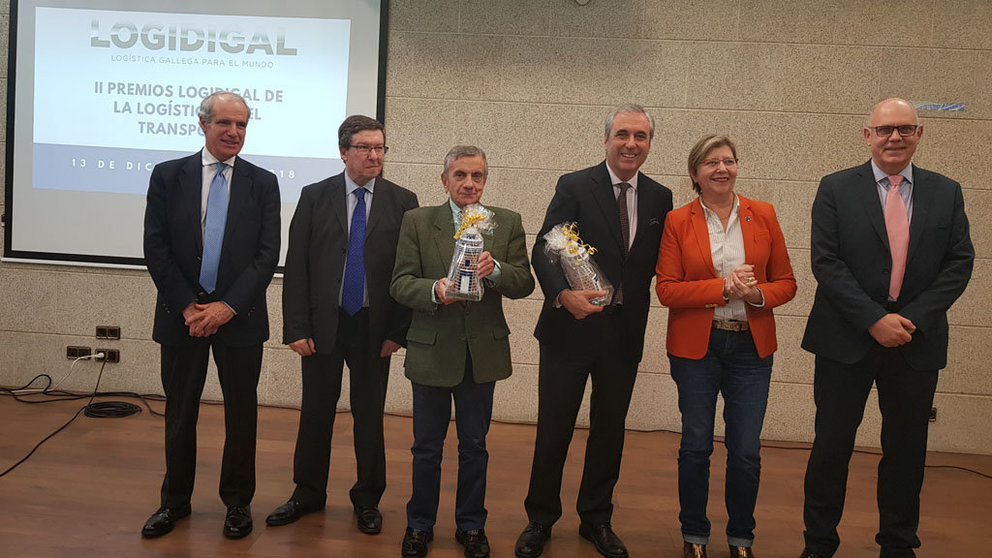 Premiados y autoridades en los II Premios Lodigigal.