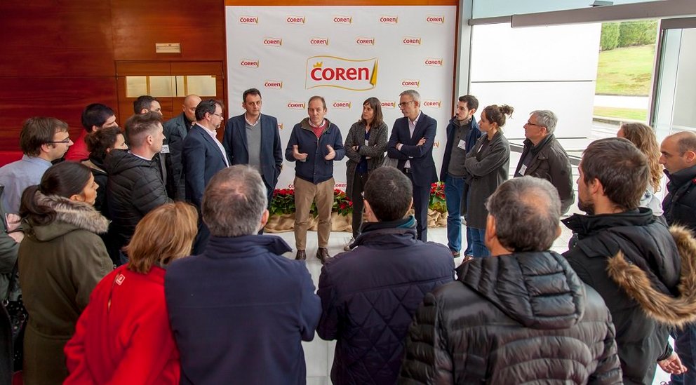 Los participantes, durante la visita a las instalaciones de Coren.