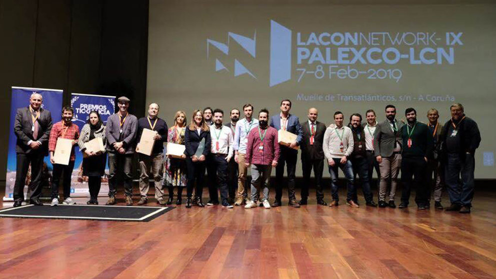 Foto de familia de finalistas y ganadores de los premios TIC Galicia 2019.