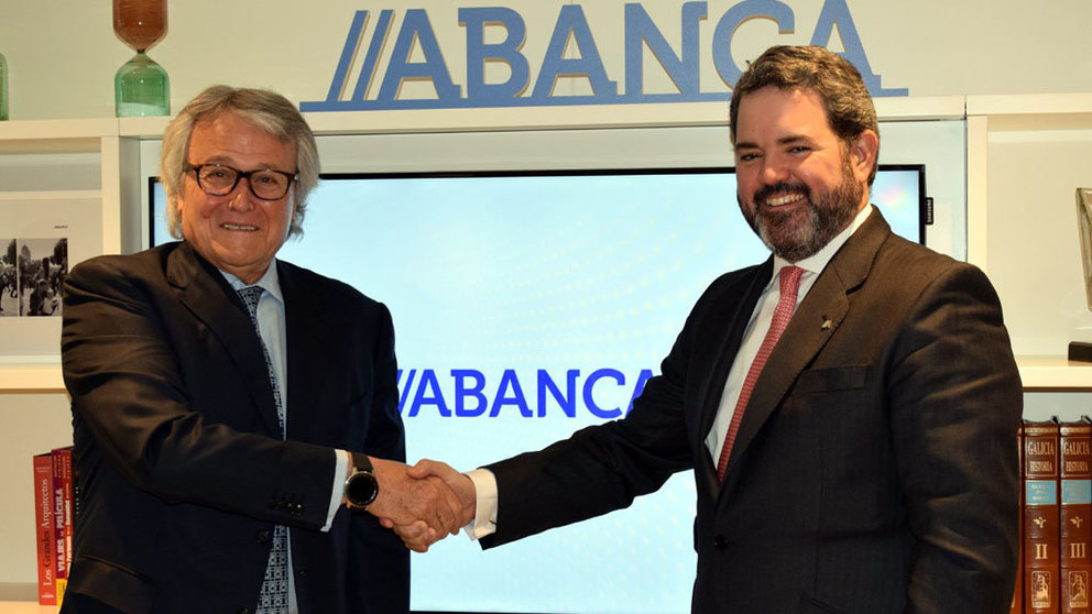 Amador Suárez, presidente de Cepesca, y Luis Beraza, director general de Negocio España de Abanca, rubricaron el acuerdo.