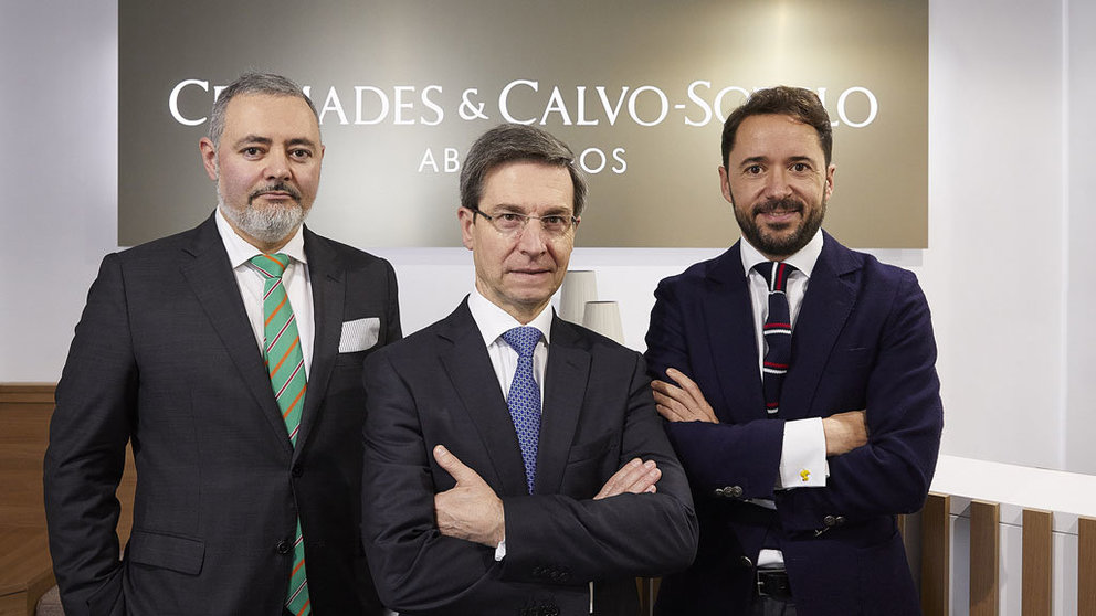 Alberto García Ramos, Félix Ferreño Martínez y Atilano Vázquez, socios de Cremades & Calvo-Sotelo.