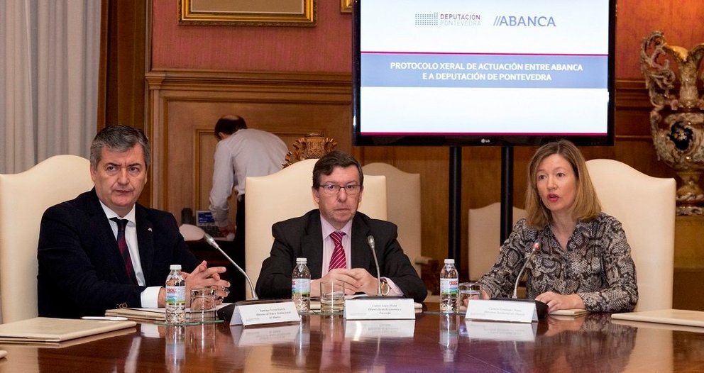 Santiago Novoa, Carlos López Font, e Carmen Fernández trala sinatura do Plan Activamos