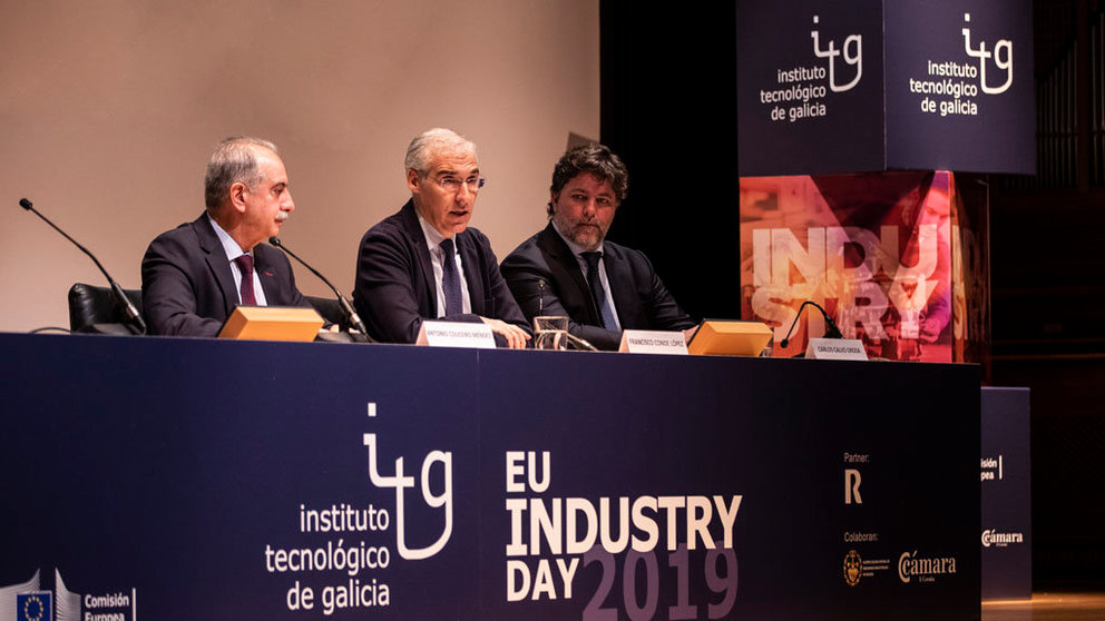 el director del ITG, Antonio Couceiro, el conselleiro Francisco Conde y en la inauguración del Industry Day, en A Coruña.