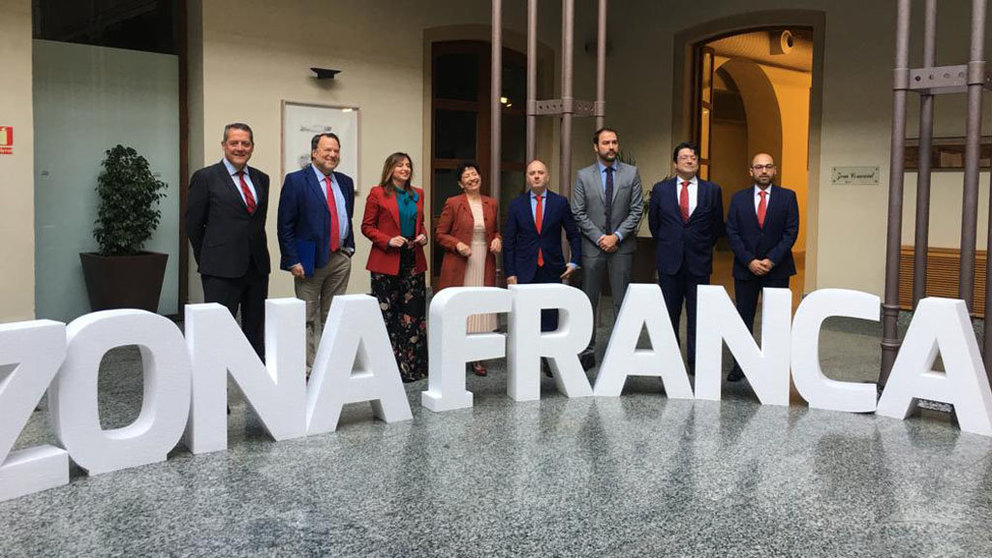 Representantes de las siete zonas francas españolas, en los actos del 90º aniversario de la Zona Franca de Cádiz.