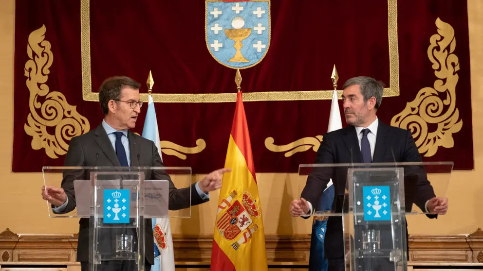 O titular do Goberno galego, Alberto Núñez Feijóo, acompañado polo conselleiro de Facenda, Valeriano Martínez, e polo conselleiro de Sanidade, Jesús Vázquez Almuiña, reciben ao presidente do Goberno de Canarias, Fernando Clavijo Batlle, e a membros do seu Goberno. Pazo de Raxoi, Santiago de Compostela, 3 de abril de 2019