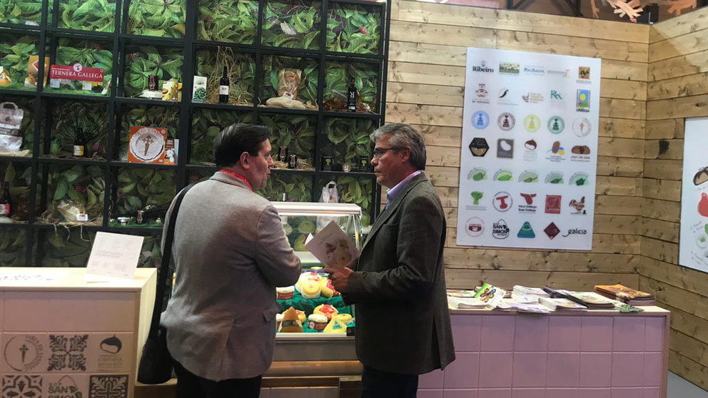 El director de Agacal, Manuel Rodríguez, visitó el stand de la Consellería de Medio Rural en Gourmets.