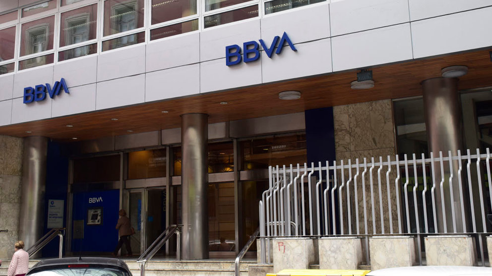 El nuevo logo de BBVA en la oficina de Durán Loriga, en A Coruña.