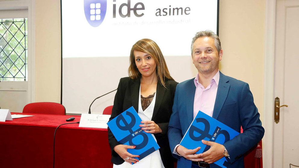 Vanessa Méndez, directora de IDE Asime, y Enrique Mallón, secretario general de Asime.
