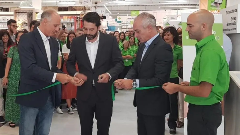 Acto de inauguración de la tienda de Leroy Merlín en Ourense.