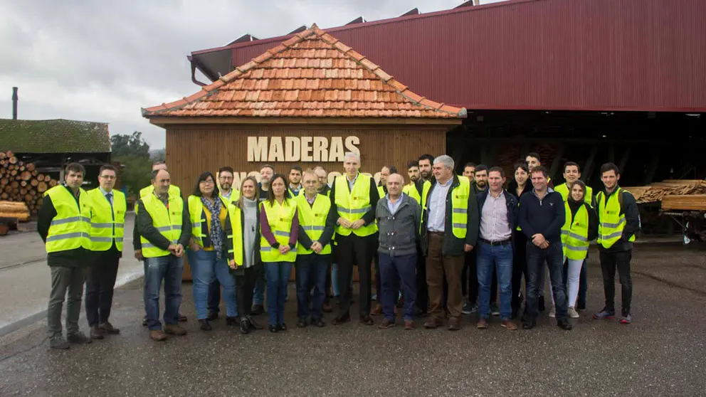 La visita a Maderas Hermanos Castro en Ponteareas.