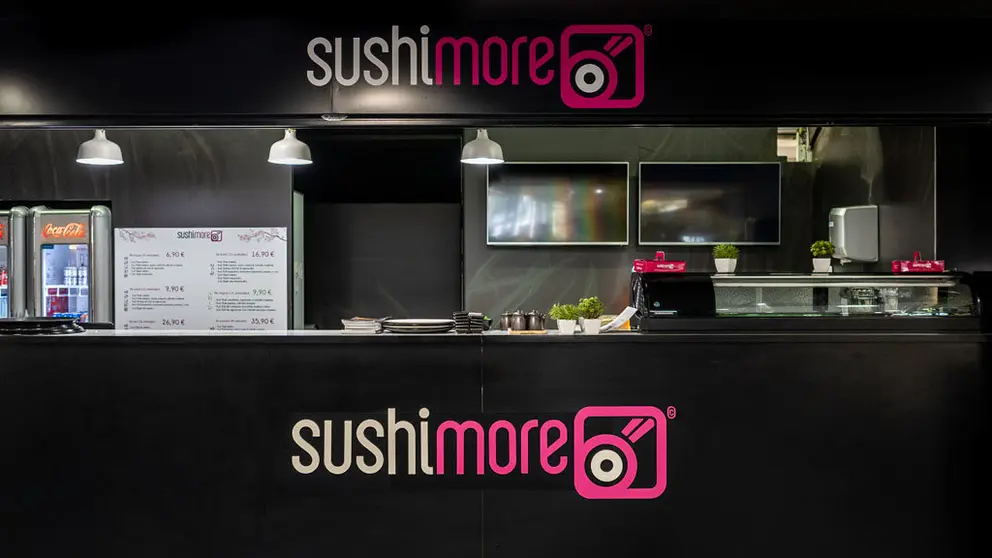 Imagen del interior de un establecimiento Sushimore.