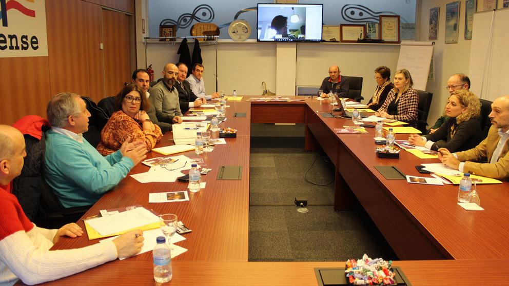 Representantes de una quincena de entidades asistieron a la reunión del comité asesor de Funergal.