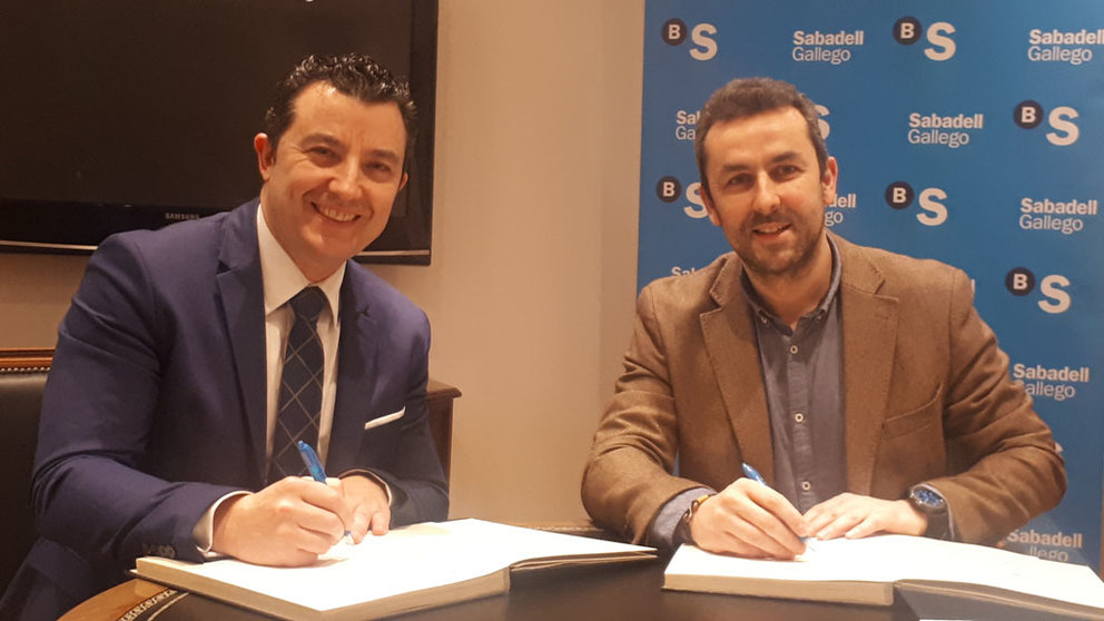 Martís y Suárez durante la firma del convenio entre SabadellGallego y el CPEIG.