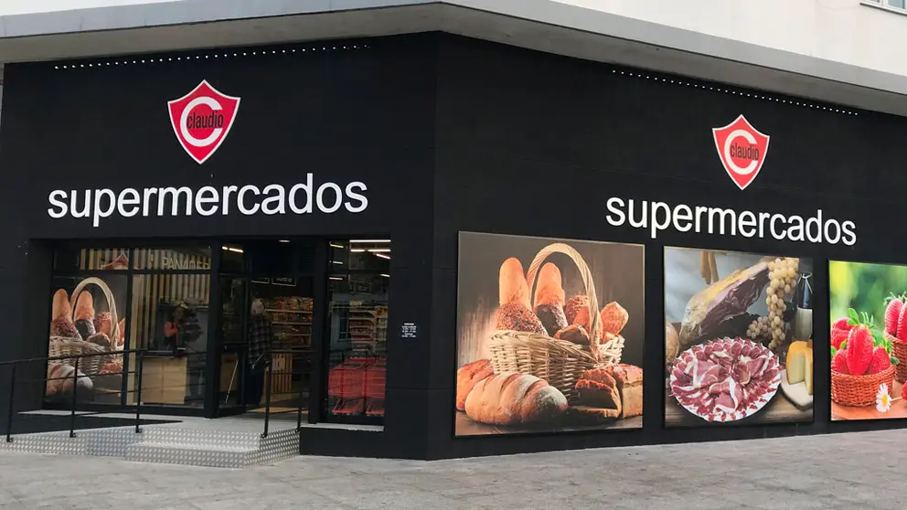 El Claudio se ubica en la calle del Medio nº15 de Camariñas.