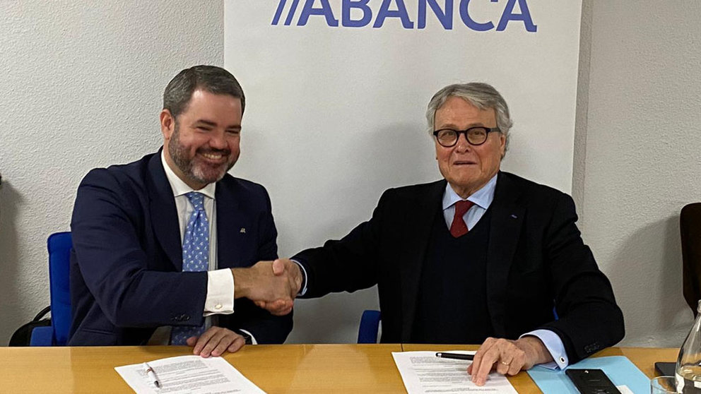 El director general de Negocio España de Abanca, Luis Beraza, y el presidente de Cepesca, Amador Suárez.