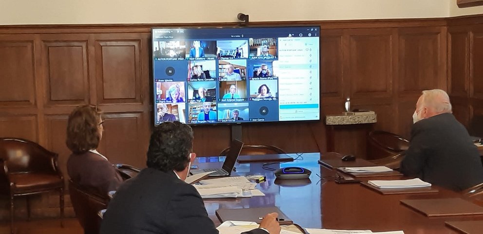 Reunión del consejo de administración del Puerto de Vigo por vía telemática.