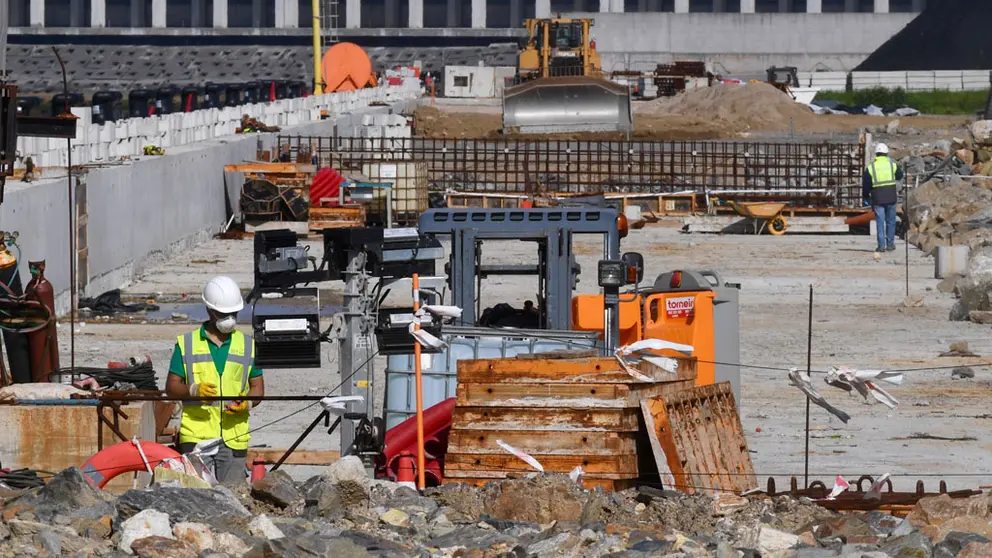 Obras de construcción del muelle en Punta Langosteira.