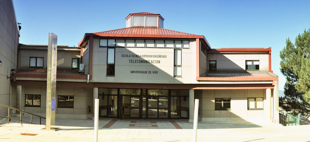 A Escola de Enxeñaría de Telecomunicación da Universidade de Vigo.