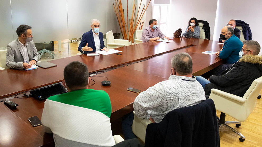 Reunión del vicepresidente de la Xunta, Francisco Conde, con el comité de empresa de Navantia Ferrol./X.CRESPO.